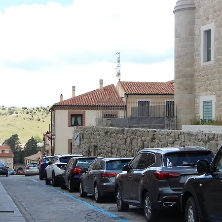 Iris House * Avila