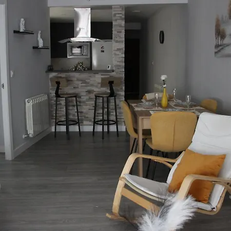 Apartment Iris House *