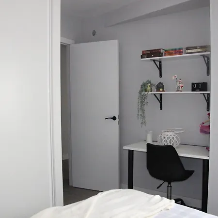 Iris House Apartment *